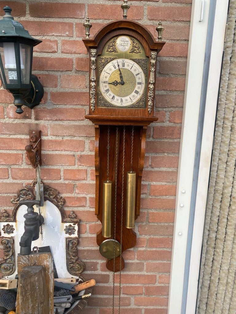 Klok Tempus Fugit, Ophalen
