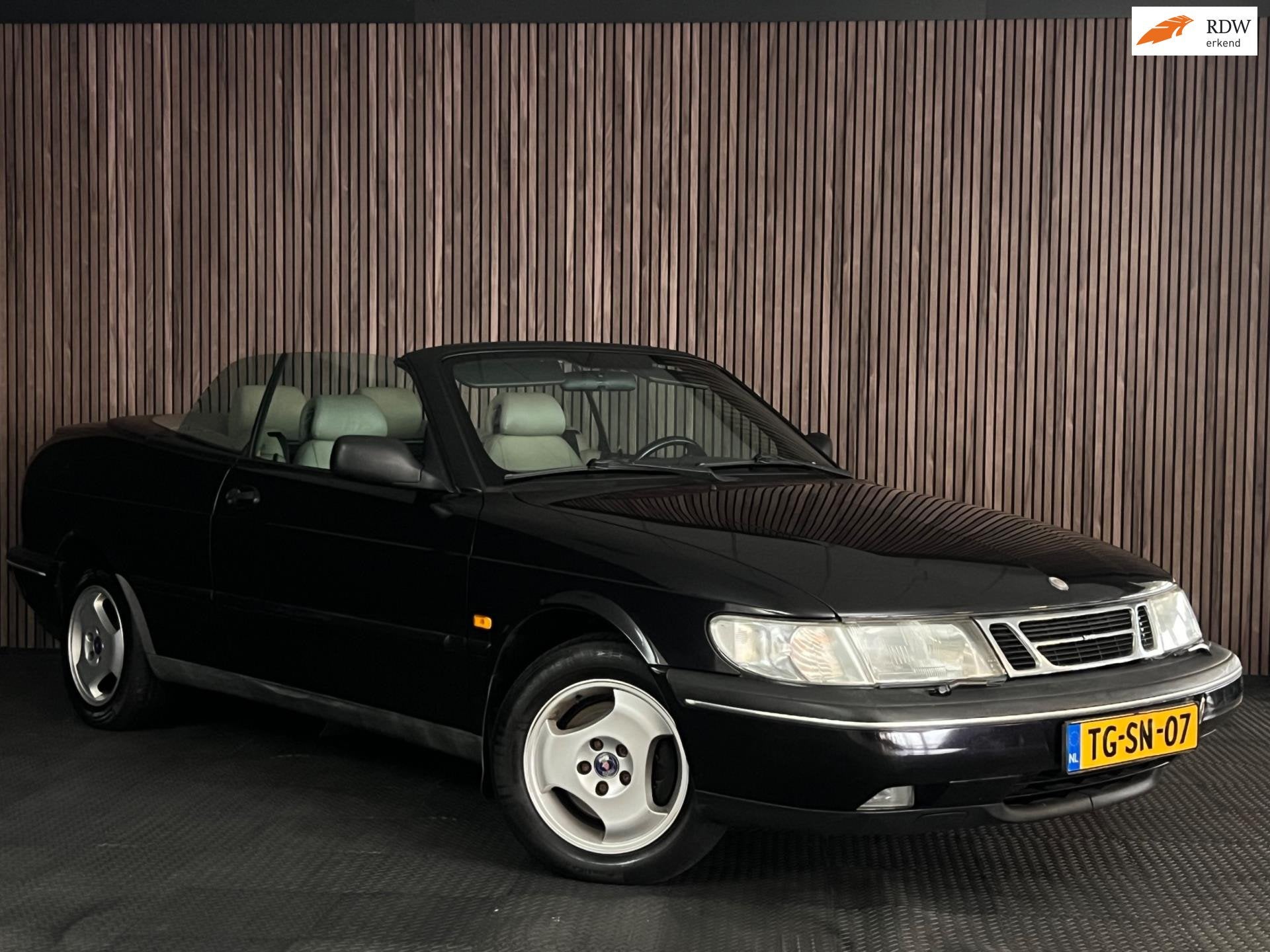 Saab 900 Cabrio 2.3 S - AIRCO - ELEKTRISCHE RAMEN & SPIEGELS, Auto's, Gebruikt, 4 cilinders, 4 stoelen, Zwart
