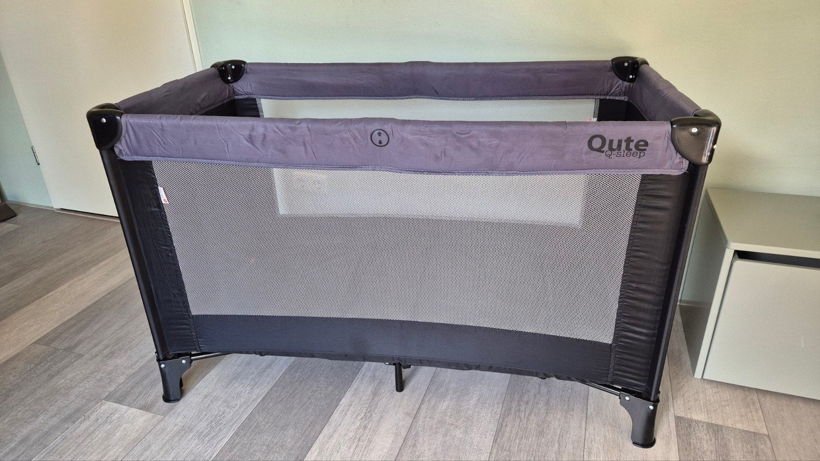 Qute Q-sleep Reisbedje met matras - Goede staat, Kinderen en Baby's, Ophalen, Gebruikt, Reisbedje