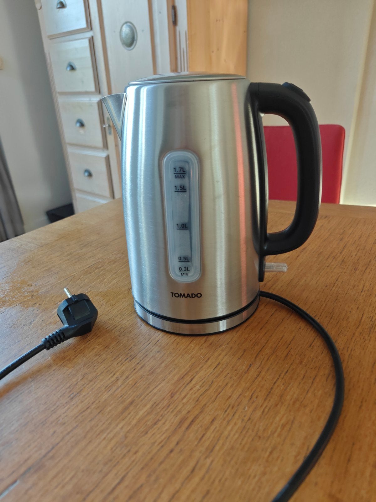 Tomado waterkoker 1,7 liter RVS, 1 tot 2 liter, Ophalen of Verzenden, Zo goed als nieuw, Rvs