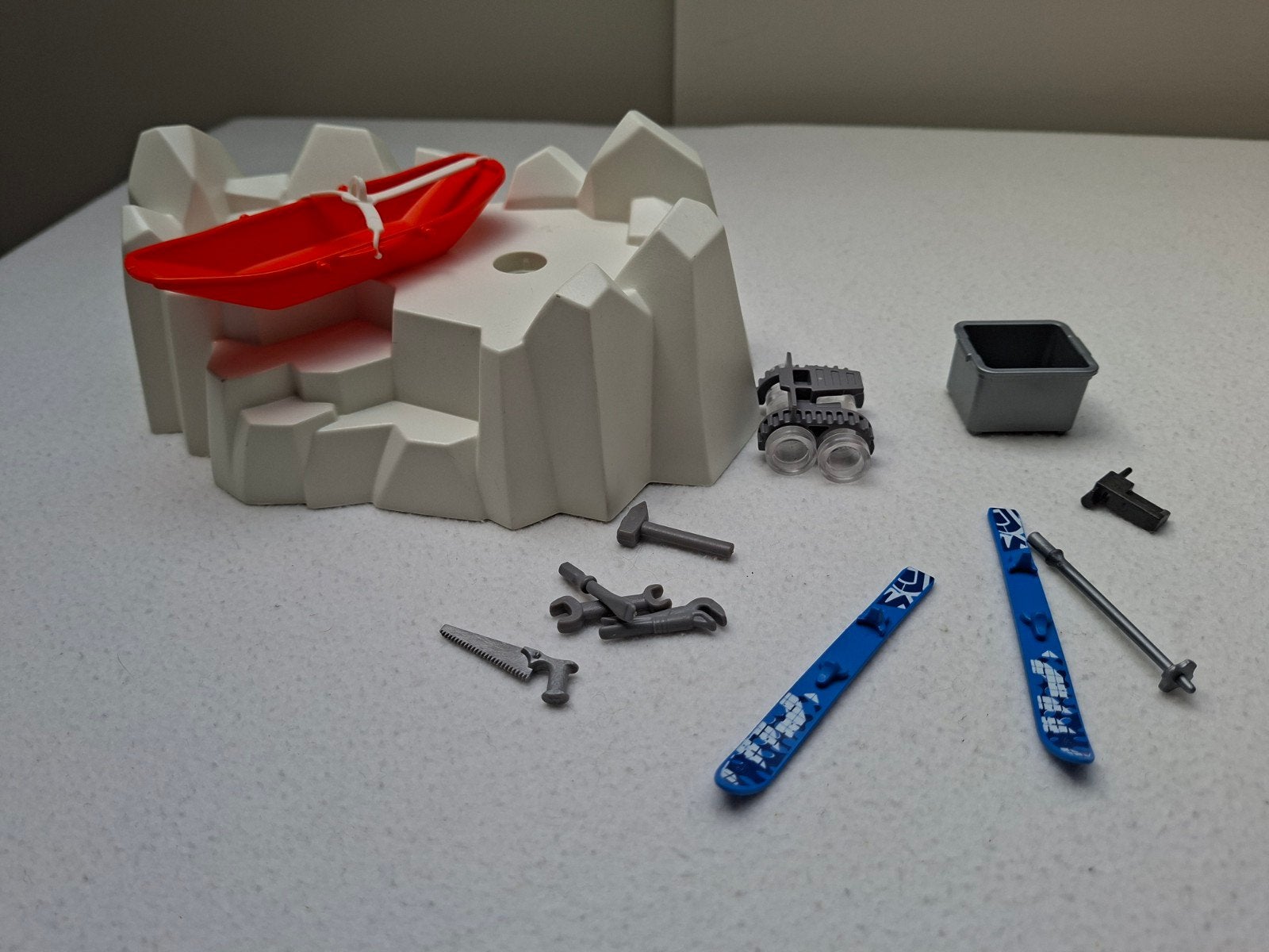 Playmobil 9056 Onderdelen - IJsschots, slee, ski's en meer, Ophalen of Verzenden, Gebruikt, Jongen of Meisje