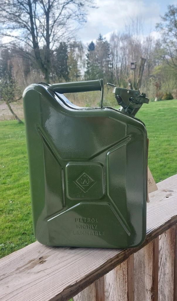 ijzeren legergroene jerrycan 10 L dieselolie  benzine  etc, Ophalen of Verzenden, Nieuw