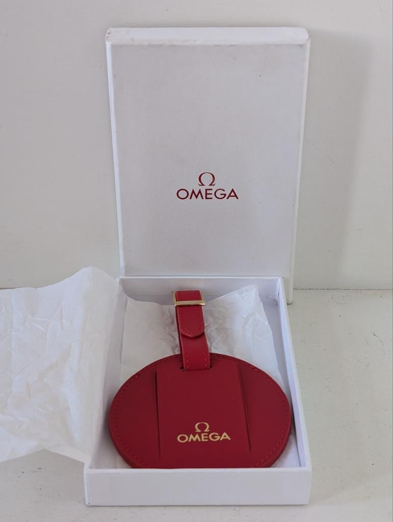 Omega Watches Luggage Tag Baggage Koffer Label Rood Leer, Sieraden, Tassen en Uiterlijk, Horloges | Heren, Overige materialen