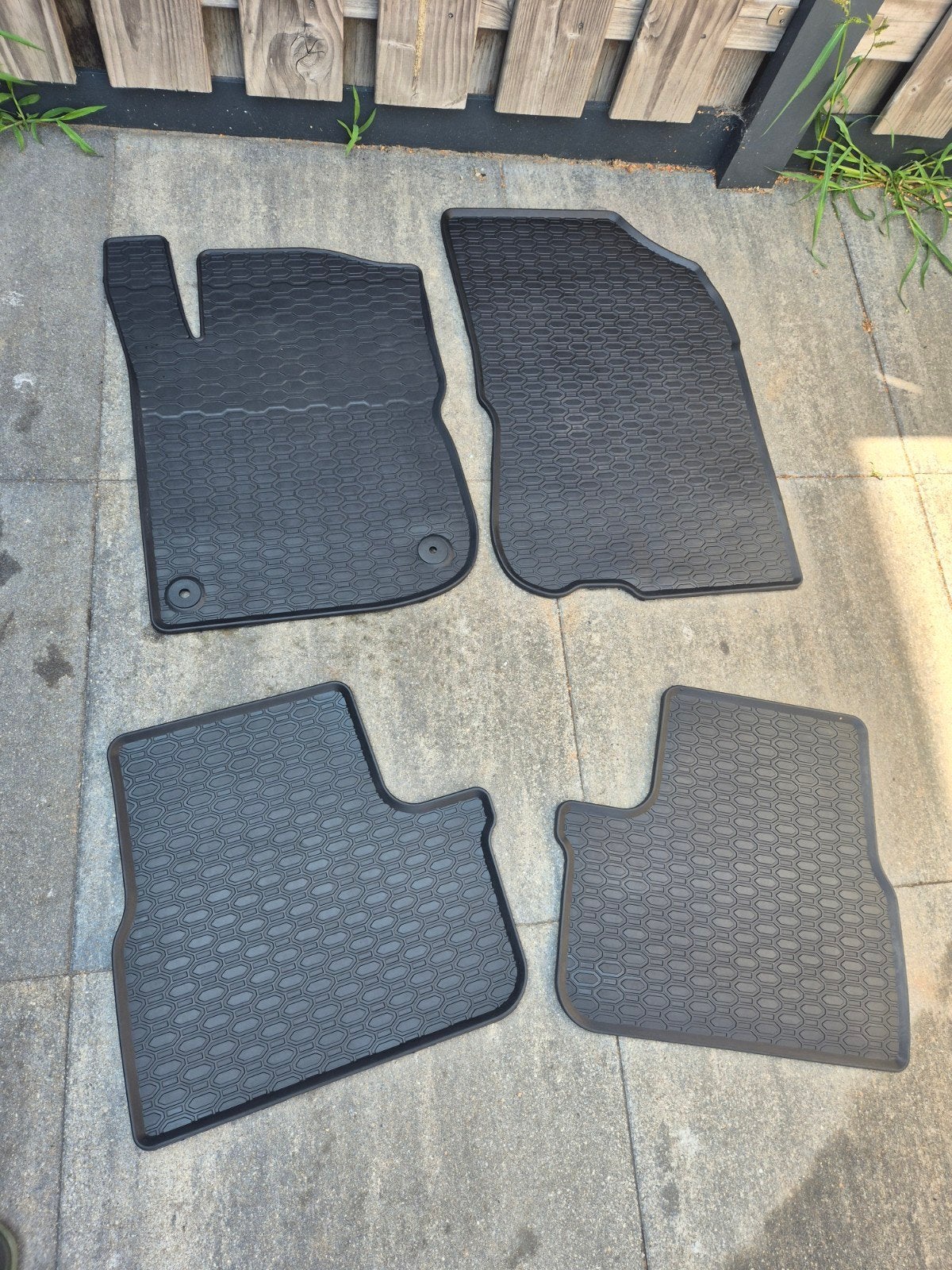 Peugeot 208 rubber automatten set, Ophalen, Gebruikt