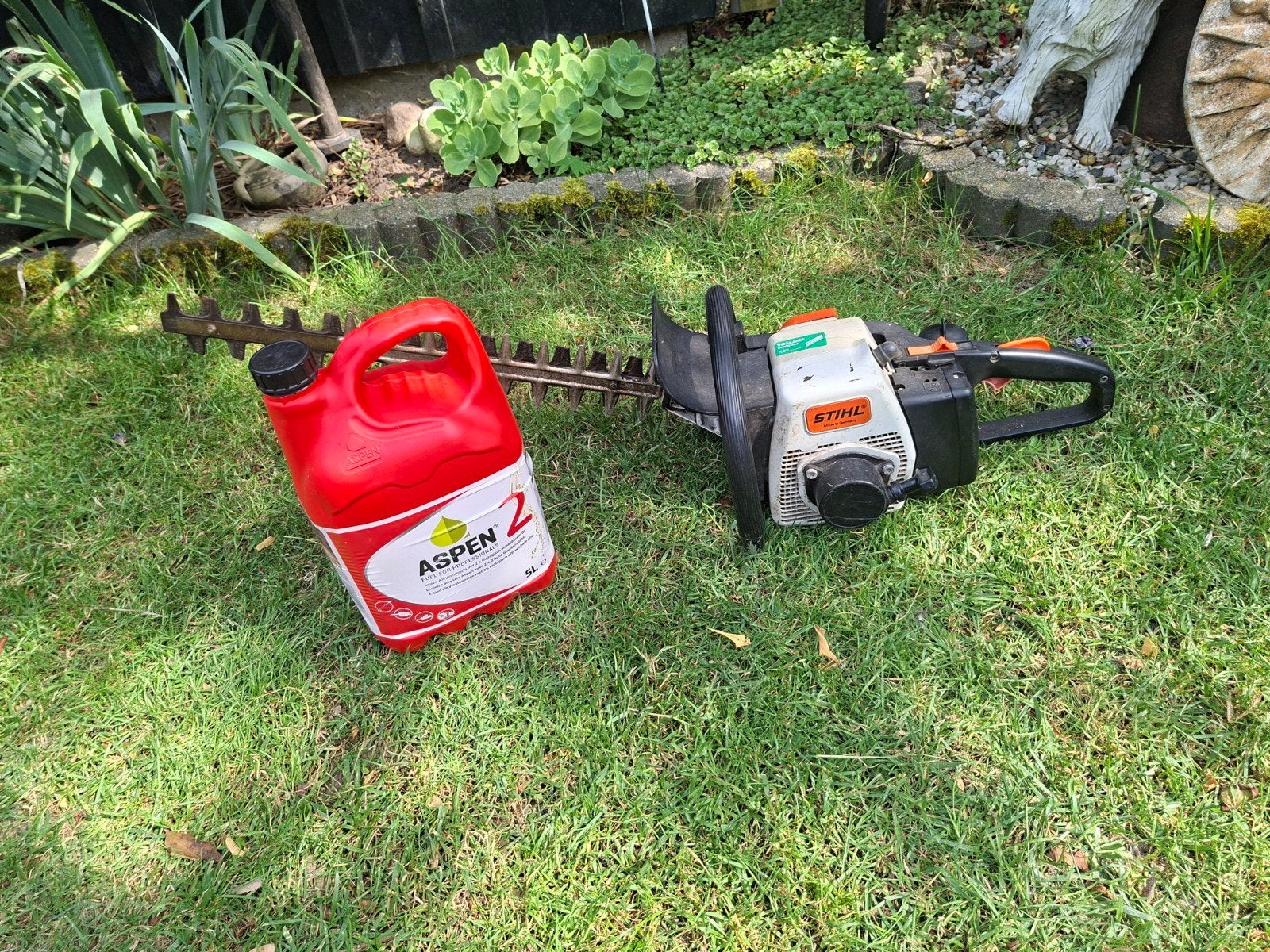 Stihl heggenschaar met halve flacon aspen, Ophalen of Verzenden