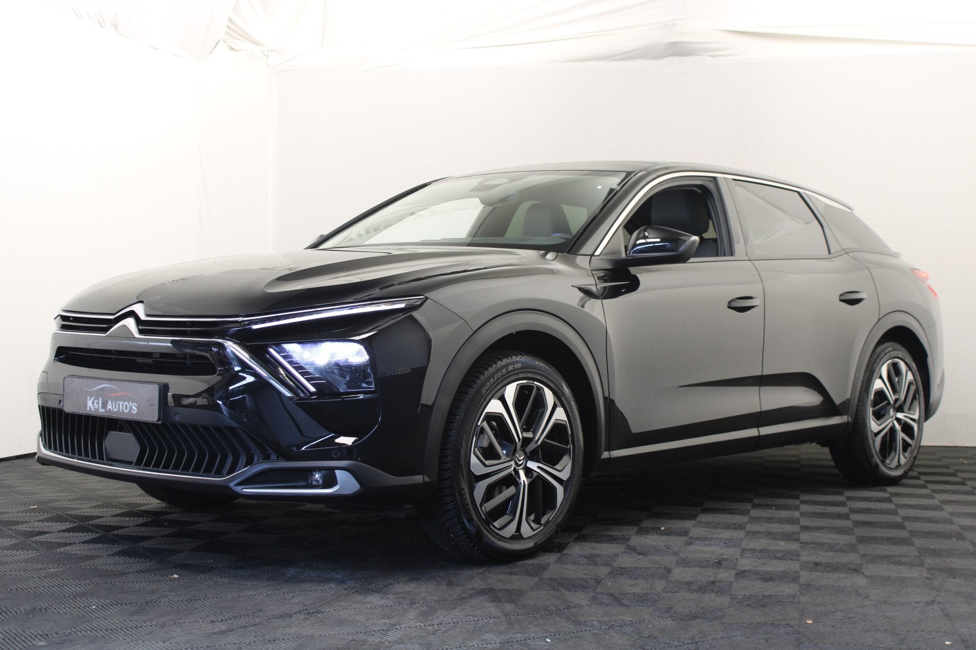 Citroën C5 X 1.2 PureTech Plus (bj 2024, automaat), Auto's, 745 kg, Gebruikt, 1199 cc, Zwart
