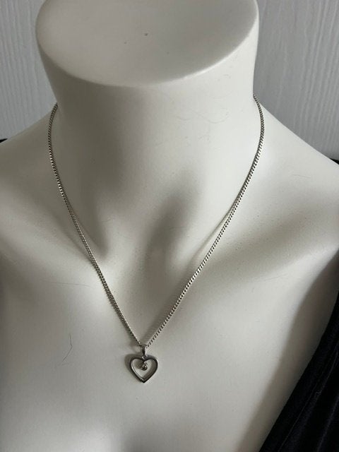 Ketting met hartje, Ophalen of Verzenden, Gebruikt, Zilver, Overige materialen
