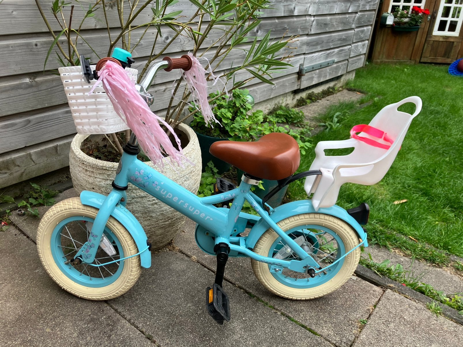 Kinderfiets 12 inch met zijwieltjes en duwstang, Fietsen en Brommers, Ophalen, Terugtraprem, Zijwieltjes, Minder dan 16 inch