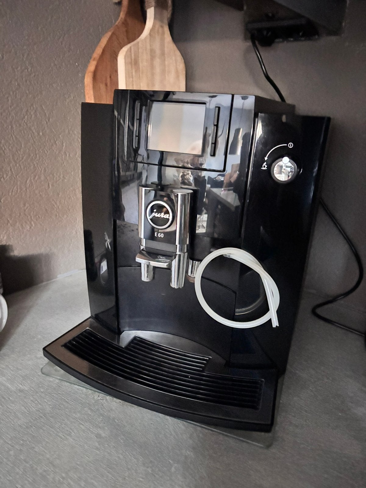 Jura E60 koffie-automaat, koffiemachine, bonenmachine, Ophalen, 10 kopjes of meer, Koffiemachine, Koffiebonen
