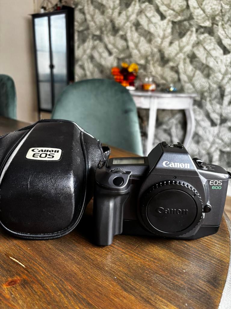 Canon EOS 600 – analoge spiegelreflex + originele Canon case, Ophalen of Verzenden, Zo goed als nieuw, Canon, Geen optische zoom