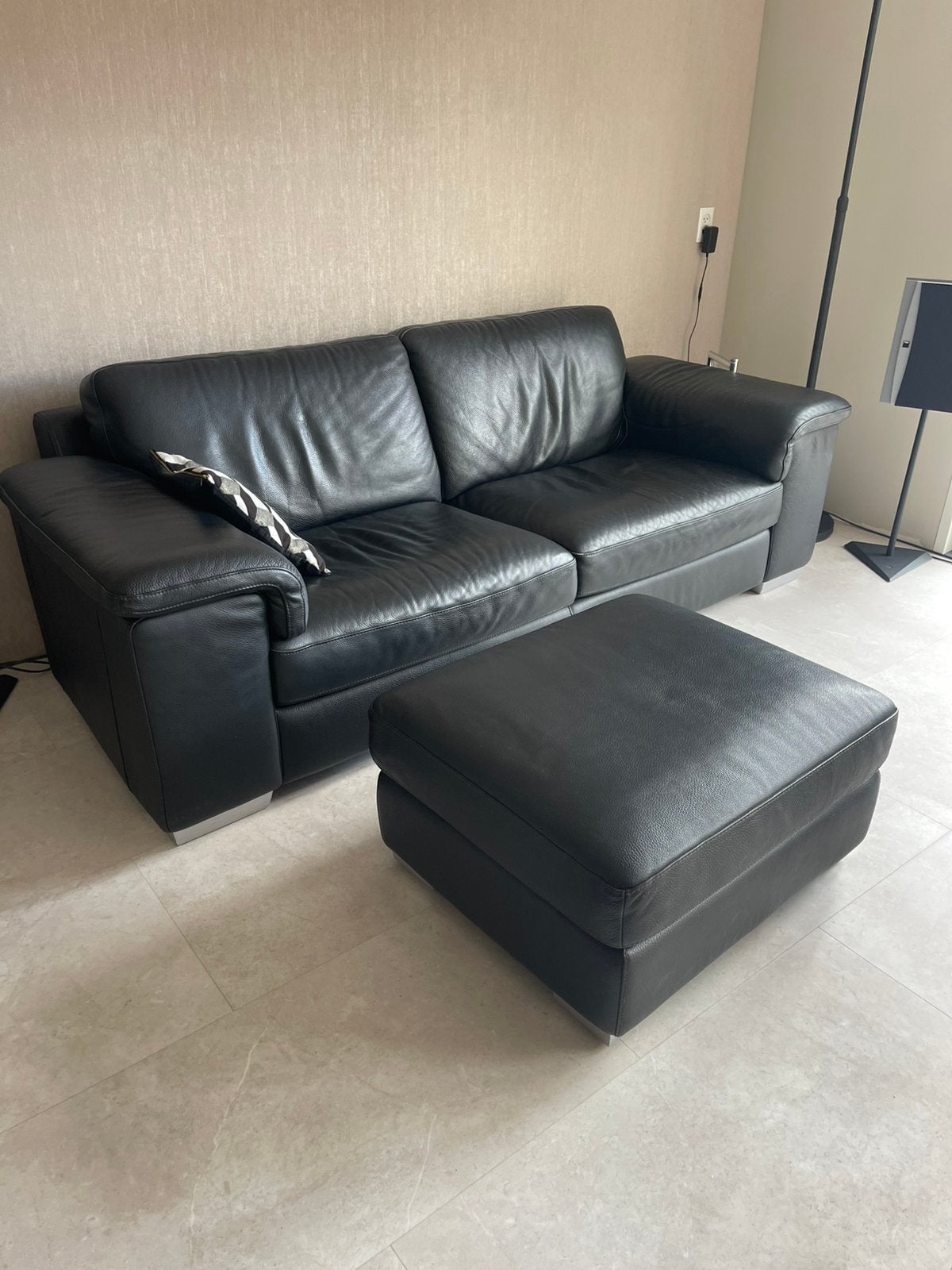 Leren bankstel met poef te koop van het merk Natuzzi., Ophalen, Gebruikt, 125 cm of meer, Leer