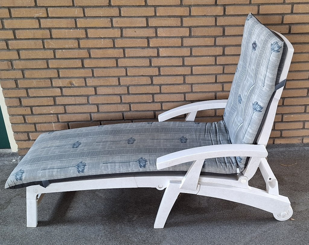 aquarius ligstoel/ligbed met kussen, Tuin en Terras, Ophalen, Zo goed als nieuw, Kunststof, Inklapbaar