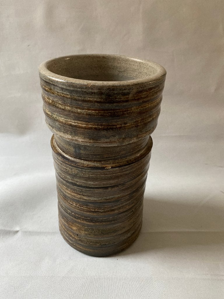Mid Century/Retro/60s Zware keramiek chamotte stijl, Gebruikt, Bruin, Ophalen of Verzenden, 22 cm