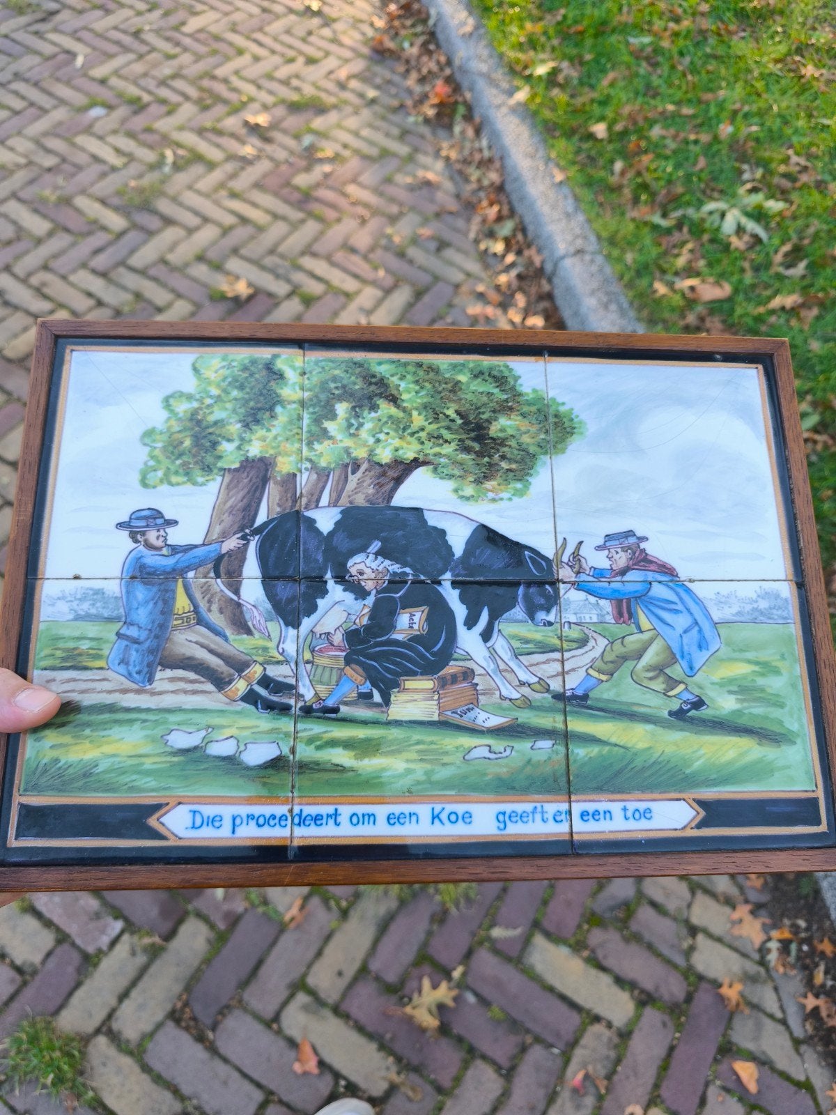 Antiek tegeltableau 'Die procedeert om een Koe', Ophalen of Verzenden