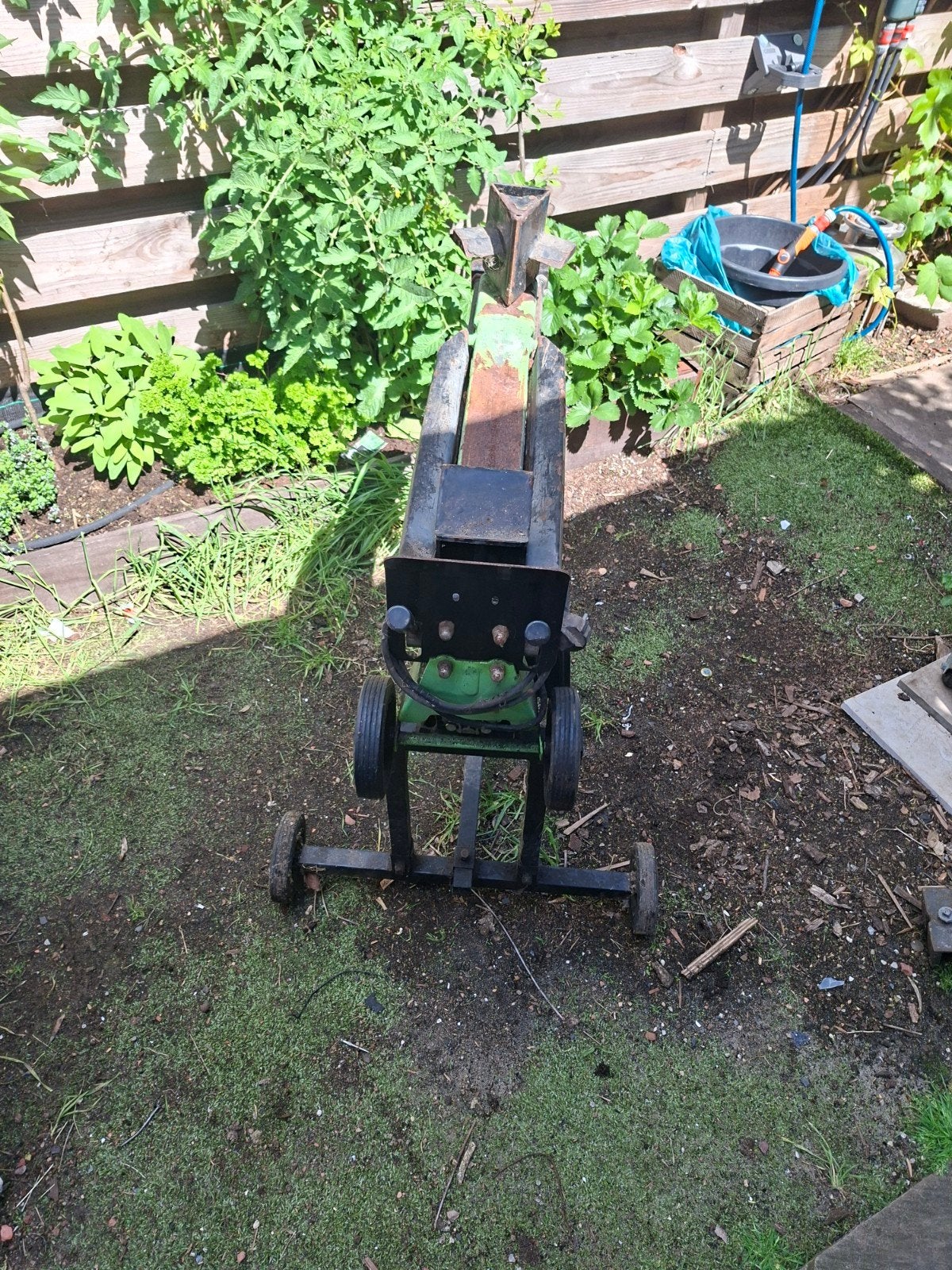 Houtklover - kan onderhoudsbeurt gebruiken, Tuin en Terras, Kloofmachines, Gebruikt, Onbekend, Liggend, Ophalen of Verzenden