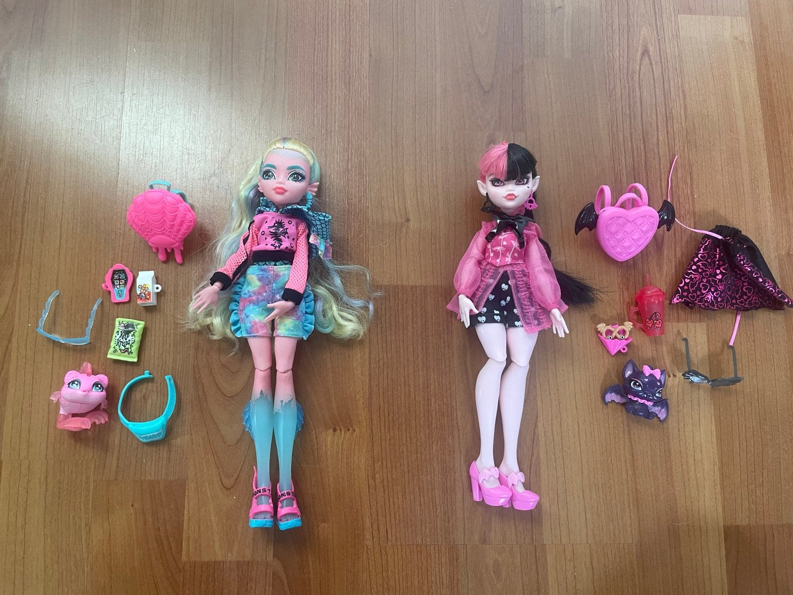 Monster High poppen Draculaura en Lagoona Blue met accessoir, Kinderen en Baby's, Speelgoed | Poppen, Ophalen, Zo goed als nieuw