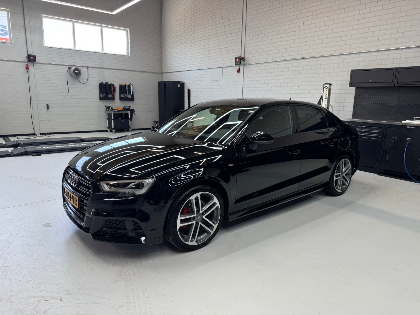 Audi A3 1.4 Tfsi CoD Ultra 195pk 2017 Zwart, Auto's, Stof, Zwart, 4 cilinders, 1210 kg