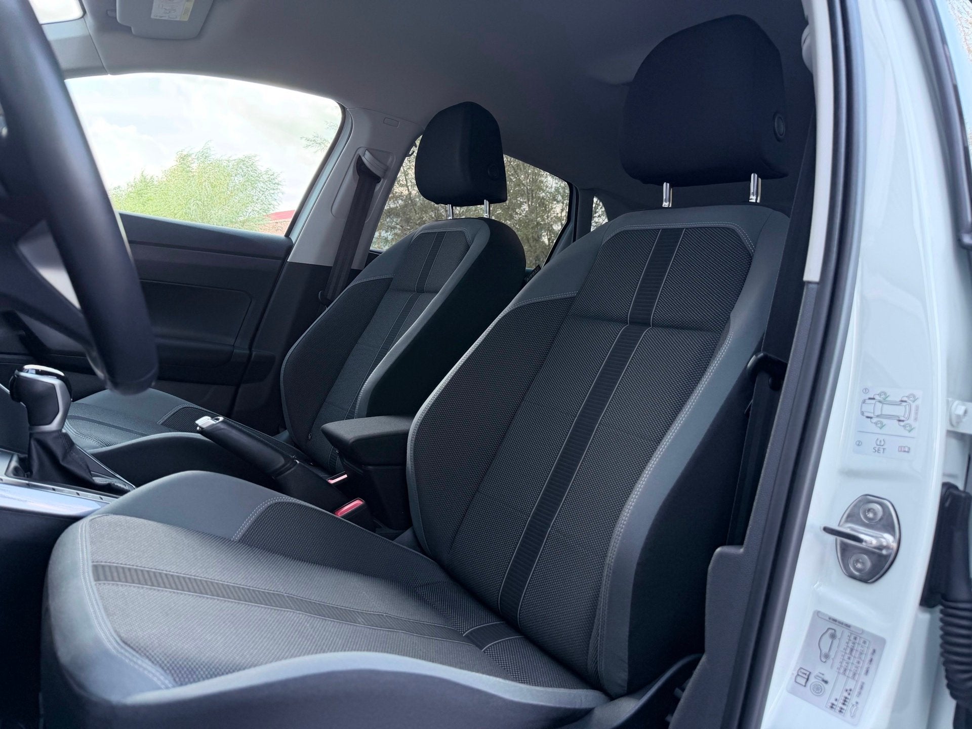 Foto 10 van Volkswagen Polo 1.0 TSI Highline IQ.Light/AppleCar/Blindspot