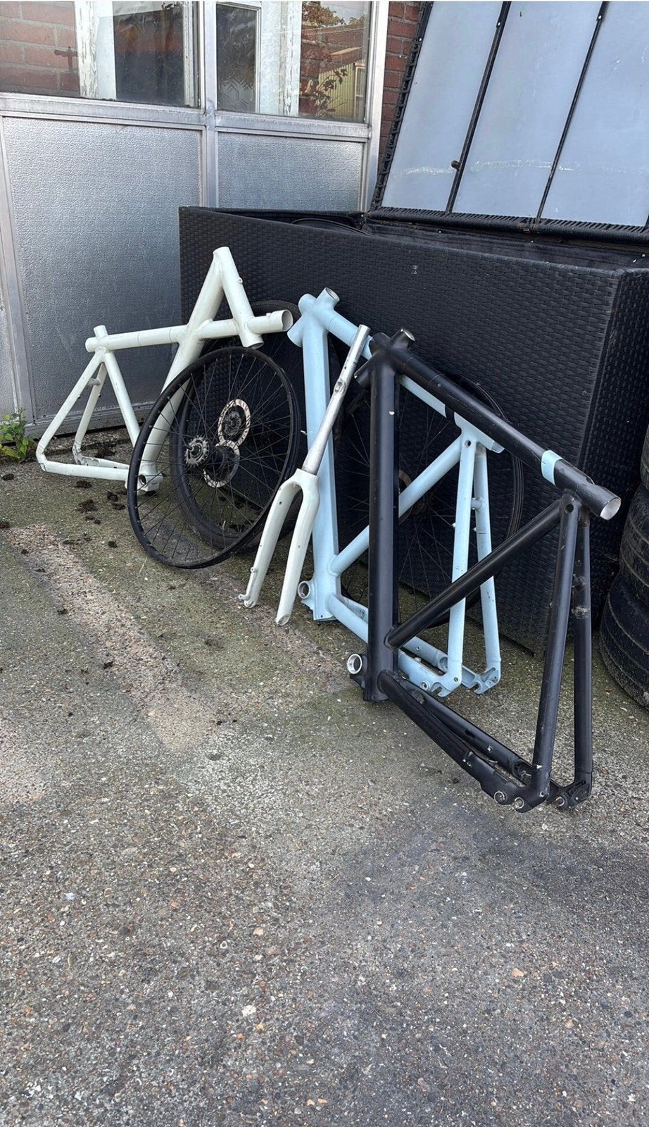 VanMoof fietsonderdelen, Ophalen