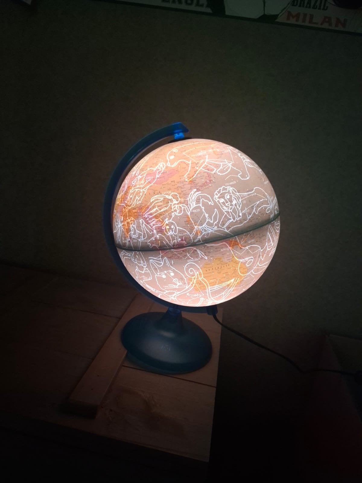 Verlichte Wereldbol met Sterrenbeelden, Ophalen, Verlicht, Zo goed als nieuw
