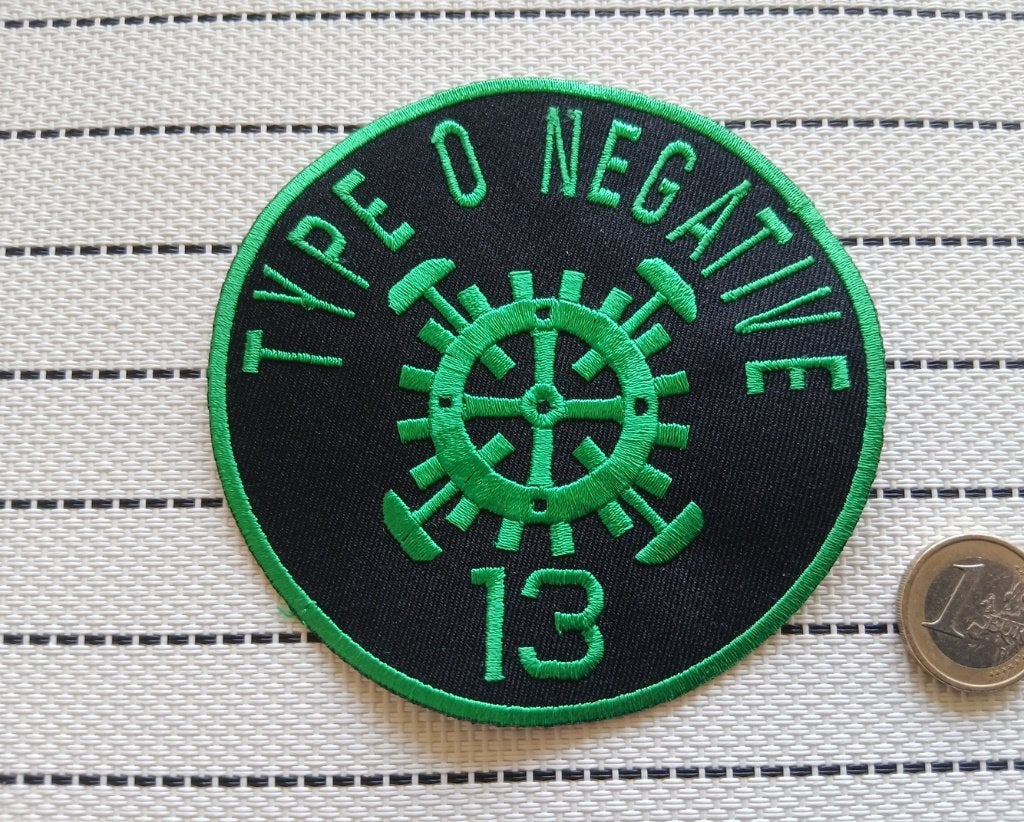 Type O Negative 13 vrij mooie 10 cm embroidered patch t66, Ophalen of Verzenden, Nieuw, Kleding