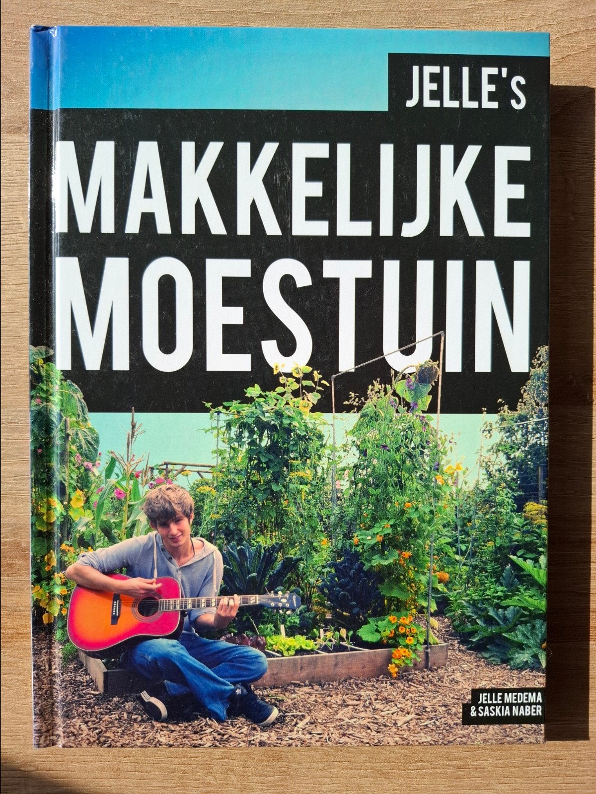 Saskia Naber - Makkelijke moestuin, Moestuin, Ophalen of Verzenden, Zo goed als nieuw, Saskia Naber; Jelle Medema