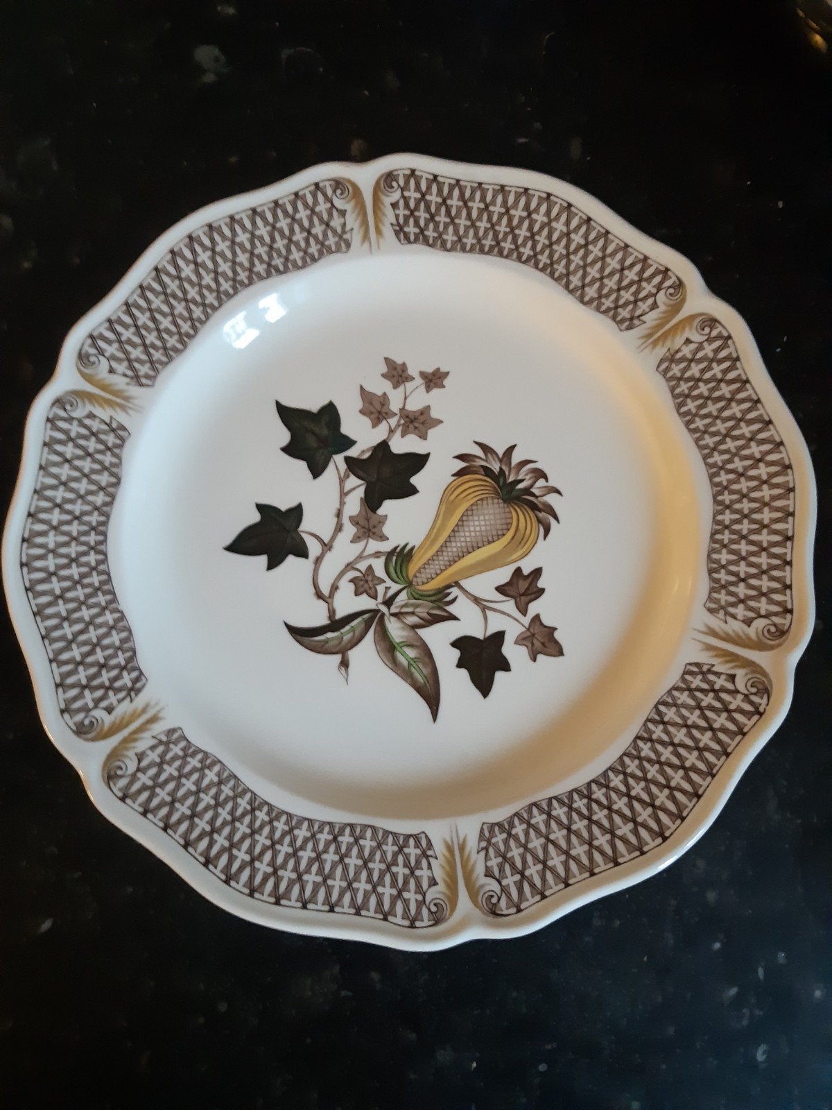 Bord Wedgwood Avocado, Ophalen of Verzenden, Zo goed als nieuw, Bord(en), Wedgwood