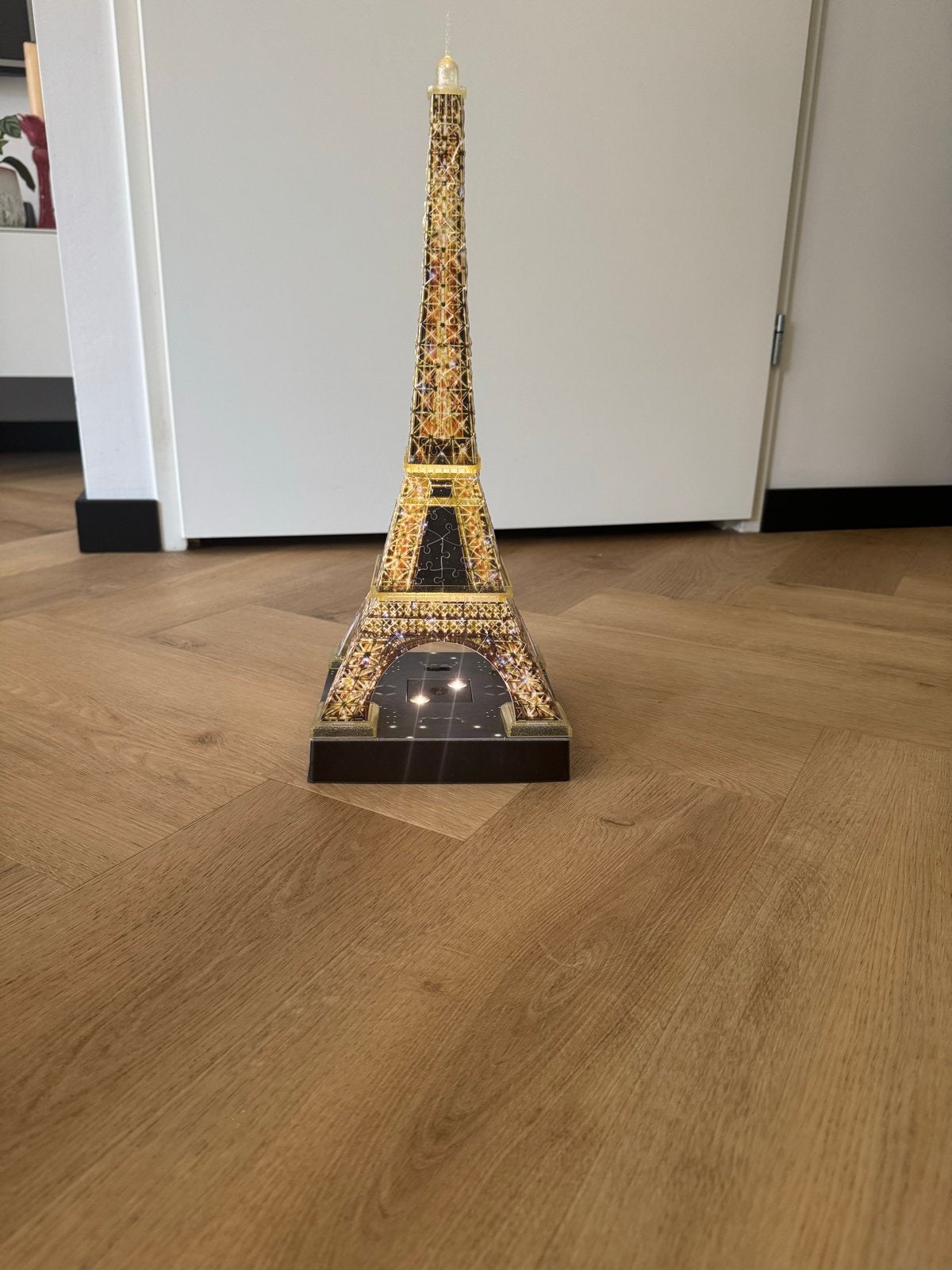 Eiffeltoren 3D Puzzel met LED Verlichting, Ophalen, Gebouwen, Meerkleurig, Zo goed als nieuw