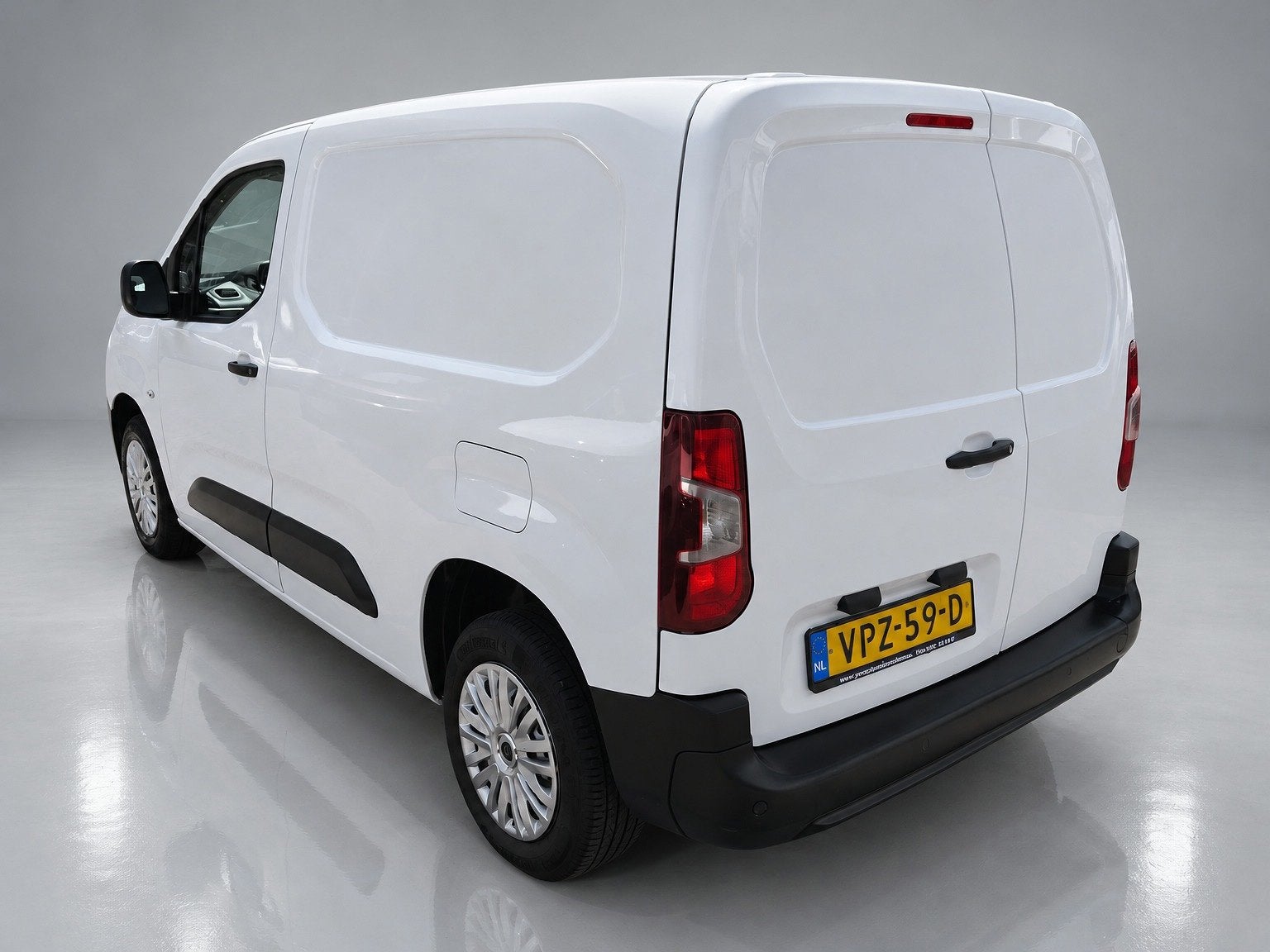 Peugeot Partner 1.2 PureTech Pro BENZINE AIRCO NAVI CRUISE C, Auto's, Voorwielaandrijving, Dealer onderhouden, Gebruikt, 1199 cc