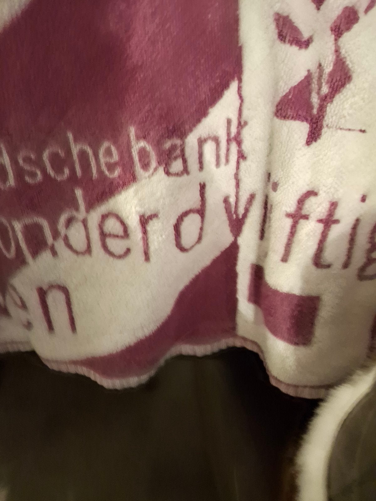 Badhandoek 160 x60 cm met Nederlandse guldens er op, Overige kleuren, Overige merken, Handdoek, Nieuw