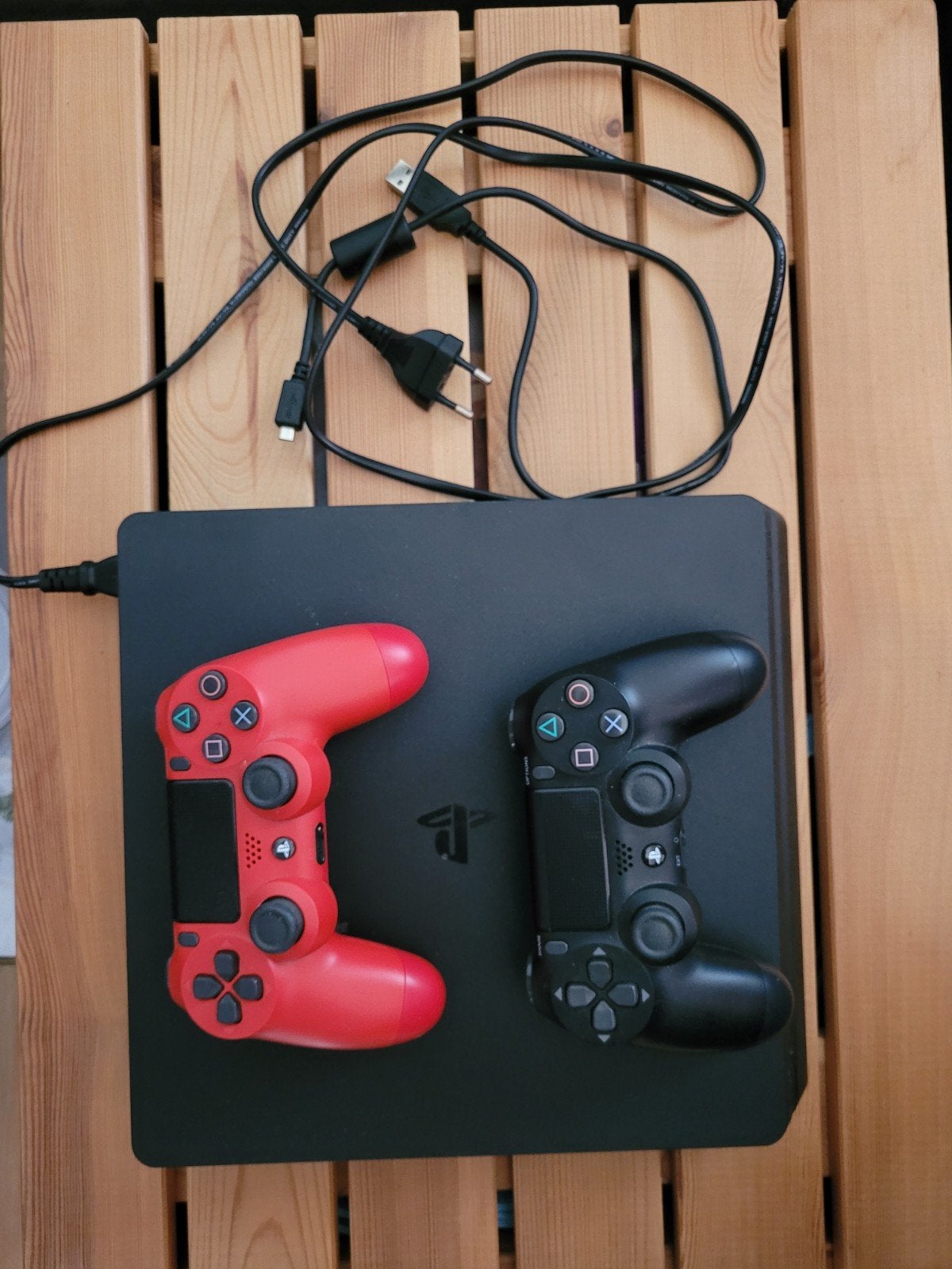 PlayStation 4 Slim met 2 controllers, Spelcomputers en Games, Spelcomputers | Sony PlayStation 4, Met 2 controllers, Ophalen of Verzenden