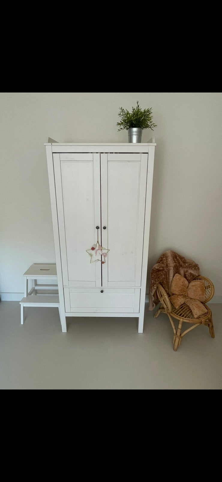 Kledingkast Sundvik IKEA, Huis en Inrichting, Kasten | Kledingkasten, 50 tot 100 cm, Zo goed als nieuw, 150 tot 200 cm, 50 tot 75 cm