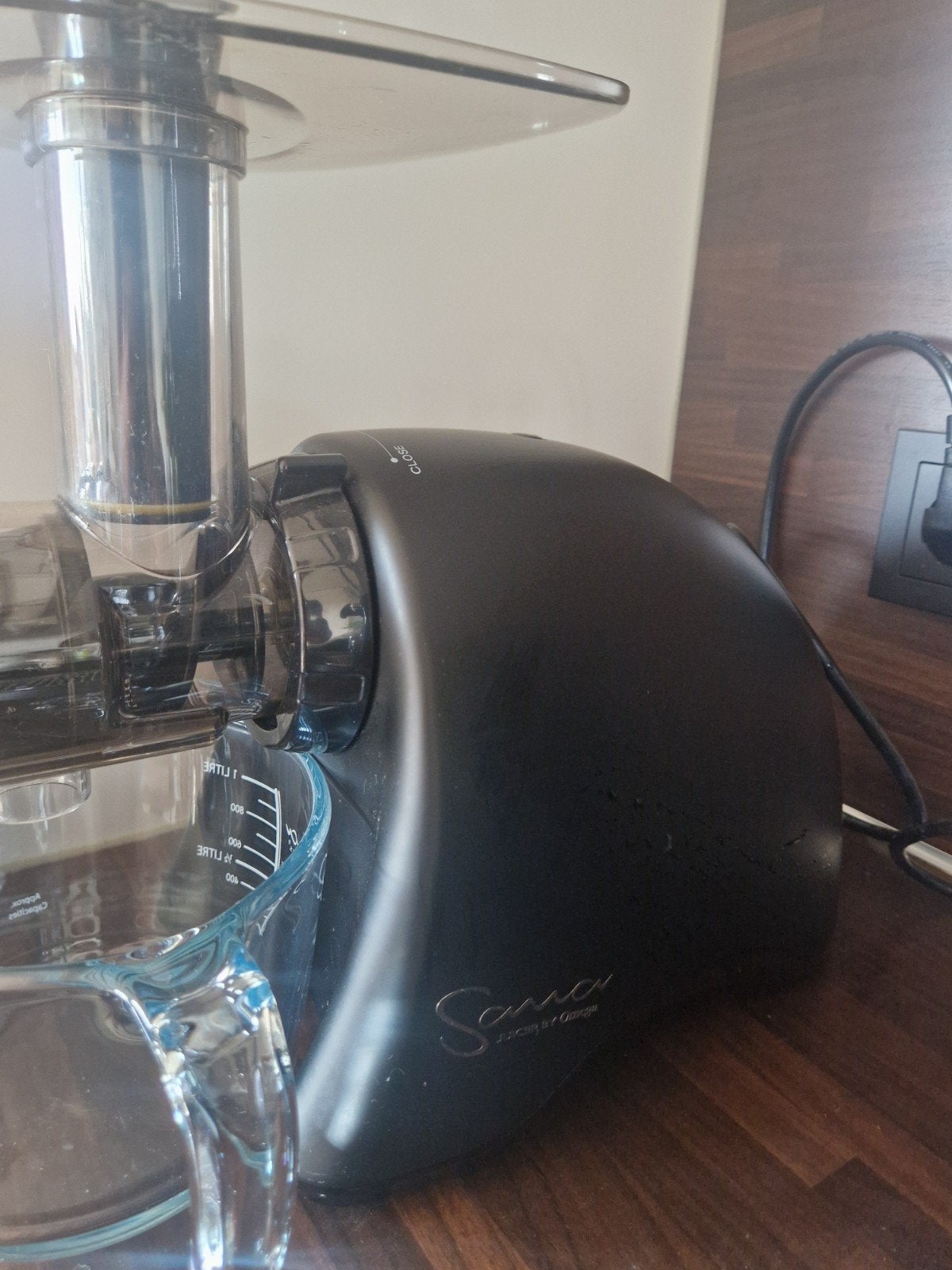 Sana 707 Slowjuicer Zwart, Ophalen of Verzenden, Zo goed als nieuw, Elektrisch, Slowjuicer