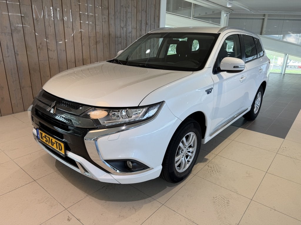 Mitsubishi Outlander 2.4 PHEV Pure (bj 2021, automaat), Automaat, Euro 6, 4 cilinders, 1865 kg