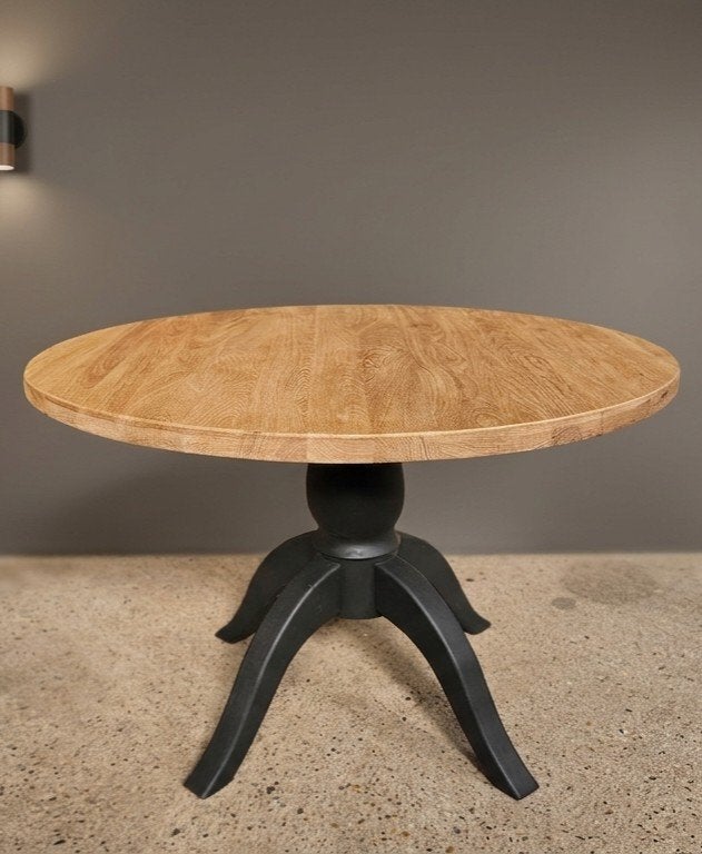 Ronde eiken eettafel met bol kolompoot, Ophalen, Nieuw, Landelijk, Vier personen
