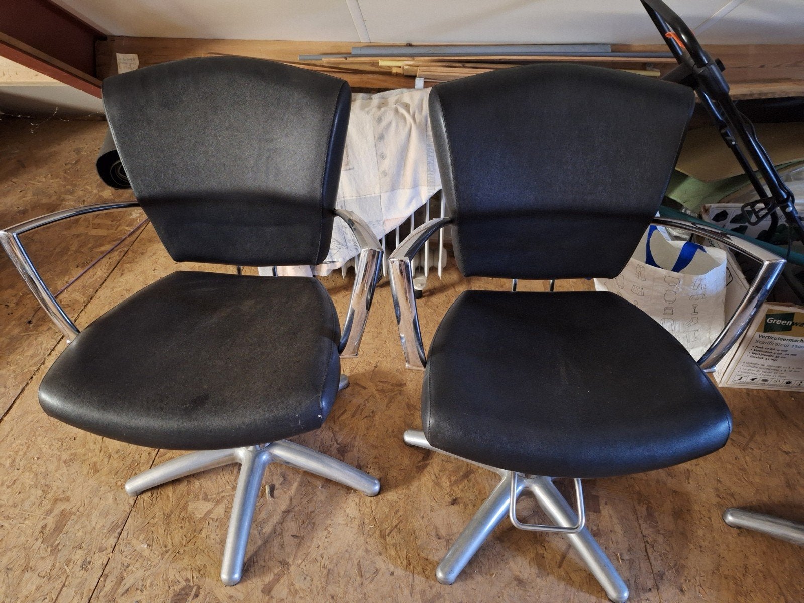 2 kapper stoelen, Huis en Inrichting, Stoelen, Ophalen, Eén