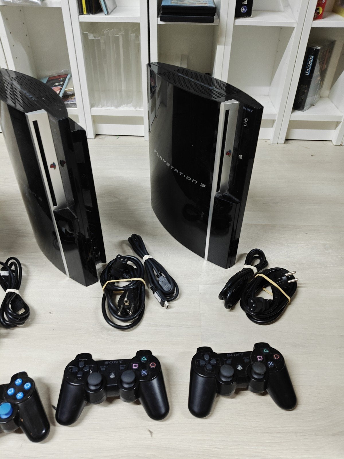 PS3 set console + controller Phat en Superslim, Spelcomputers en Games, Gebruikt, 1-7-1 Konan, Minato-ku, Tokyo 108-0075, Japan