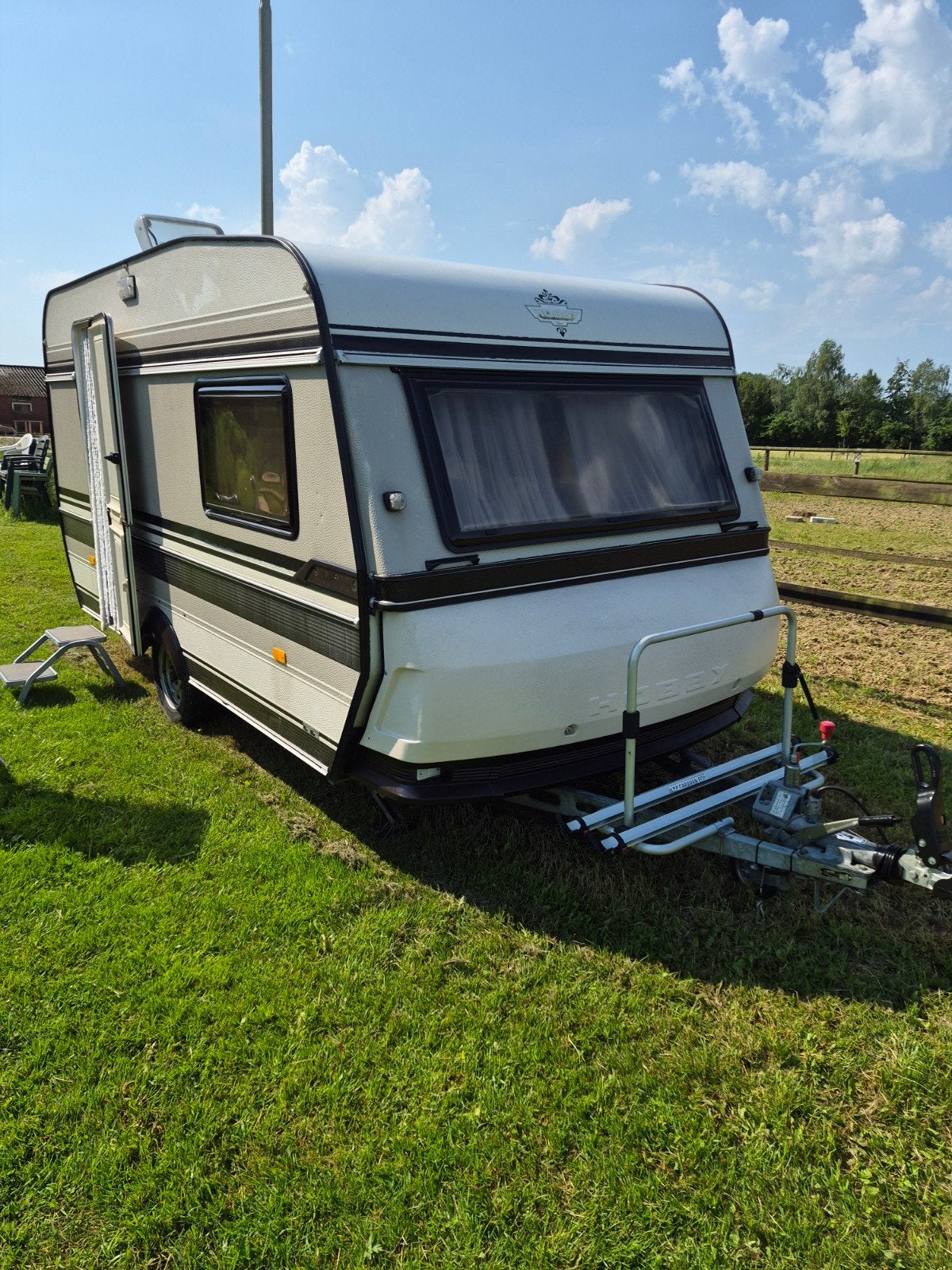 Te koop Hobby caravan, 750 - 1000 kg, Particulier, 2 aparte bedden, Reservewiel
