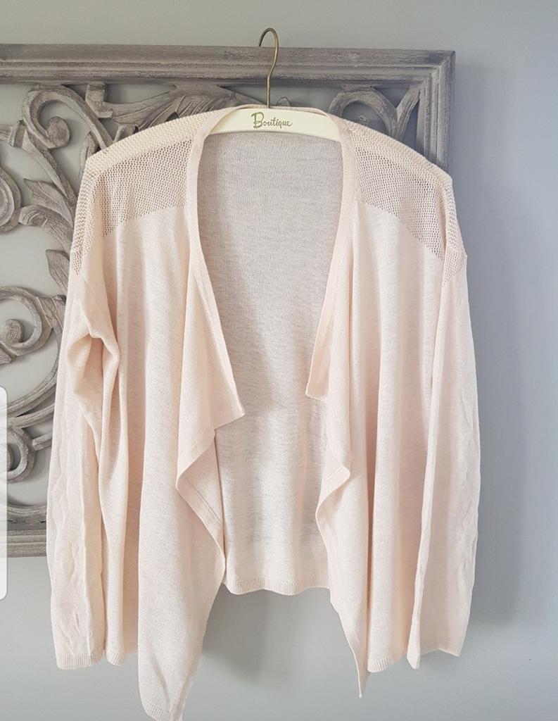 Vestje ZGAN
Mooi fijngebreid vestje
Maat M
Licht zalm kleur, Kleding | Dames, Truien en Vesten, Ophalen of Verzenden, Zo goed als nieuw