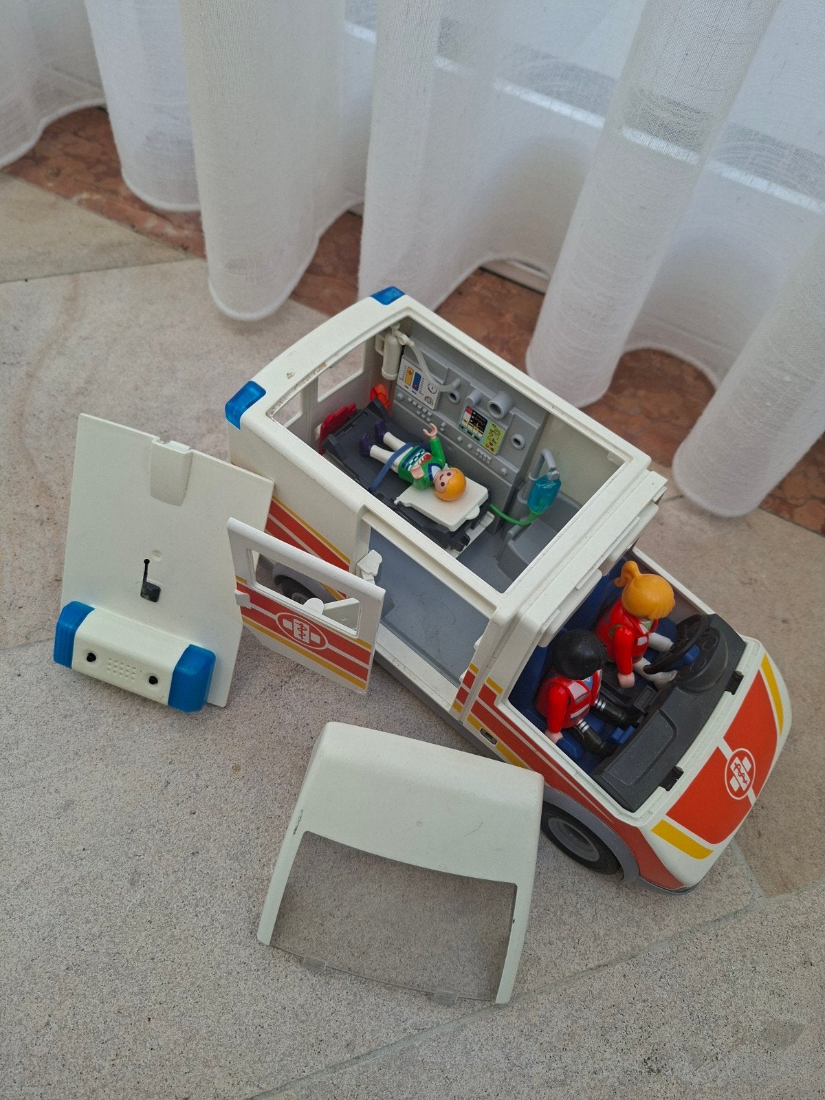 Playmobil Ambulance 6686 met Figuren - Gebruikt, Gebruikt, Complete set, Voertuig, Ophalen of Verzenden