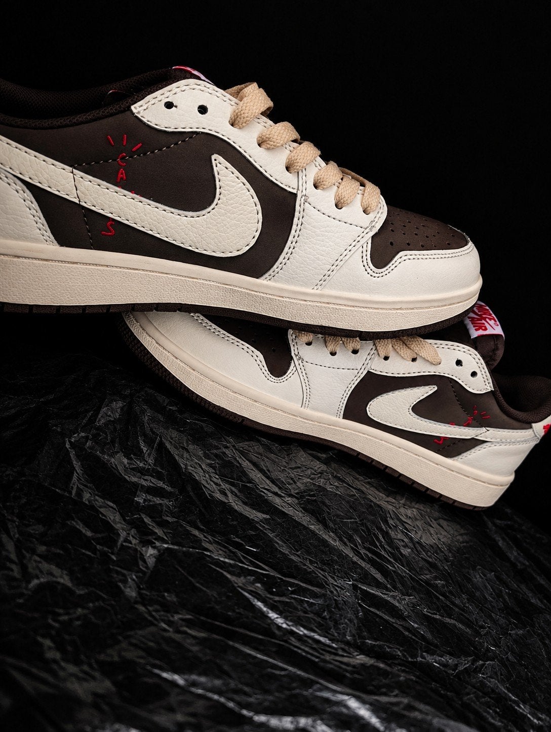 Nike Air Jordan 1 Low Travis Scott Mocha, Kleding | Heren, Ophalen, Bruin, Nike, Sneakers of Gympen