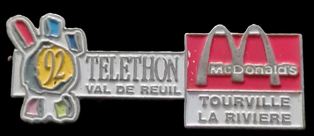 Mc Donalds Tourville la Riverse Telethon pin, Verzenden, Nieuw, Merk, Speldje of Pin