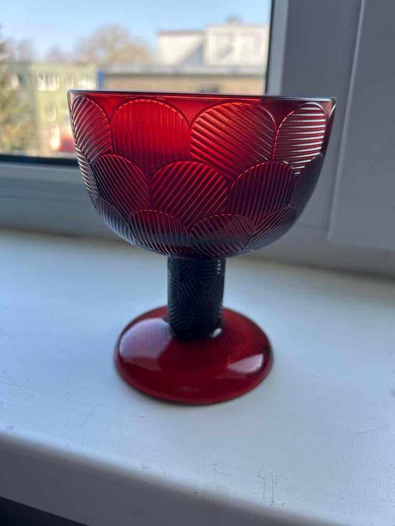 Vintage Miranda bowl cranberry 145mm, Antiek en Kunst, Antiek | Glas en Kristal, Ophalen of Verzenden