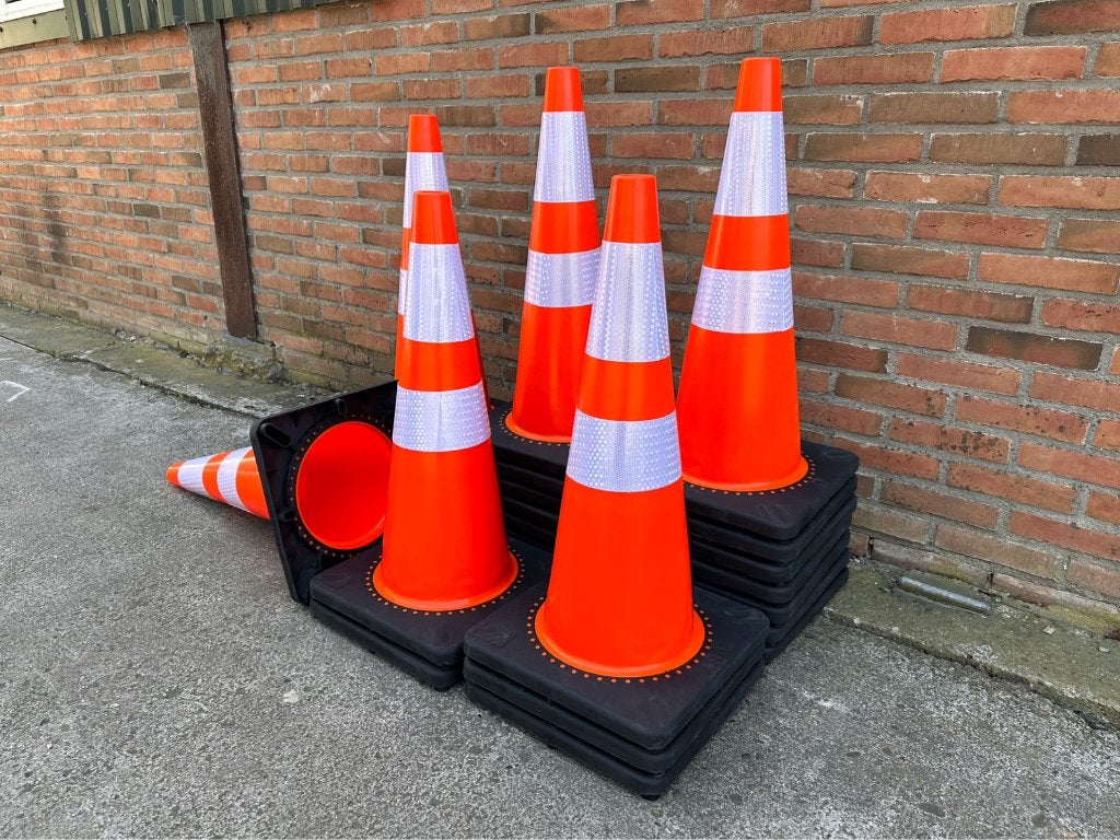 Verkeerskegel / verkeerspion nieuw 25 stuks meer op voorraad