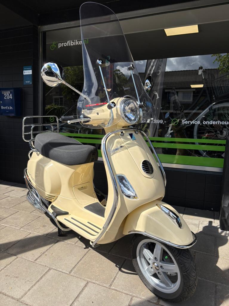 Vespa lx venezia nieuwstaat uniek !, Ophalen of Verzenden, Zo goed als nieuw, Benzine, Vespa