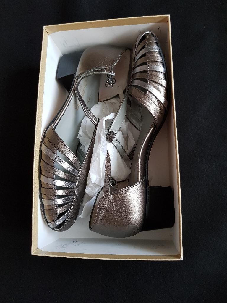 damesschoenen Alexandria open schoen met hak leer maat 6 /39, Kleding | Dames, Schoenen, Overige kleuren, Overige typen, Ophalen of Verzenden