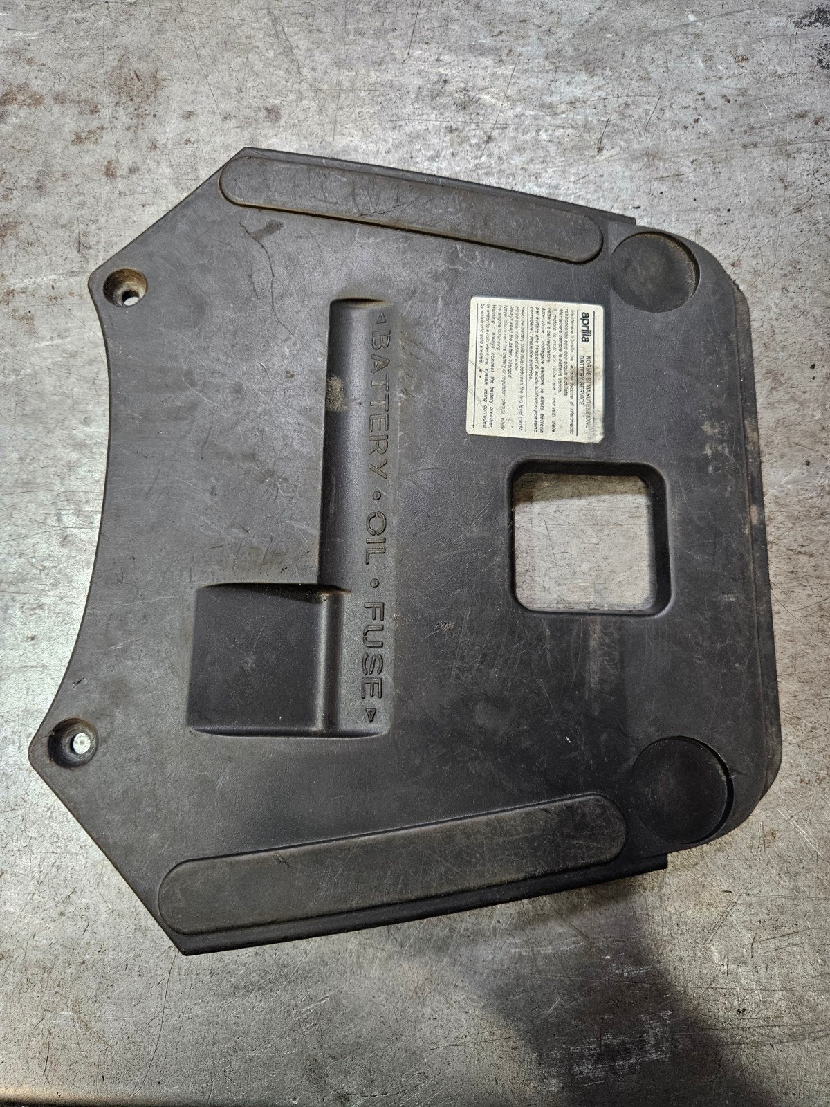 Aprilia Area 51 afdekkap accu., Fietsen en Brommers, Ophalen of Verzenden, Gebruikt, Kap, Aprilia