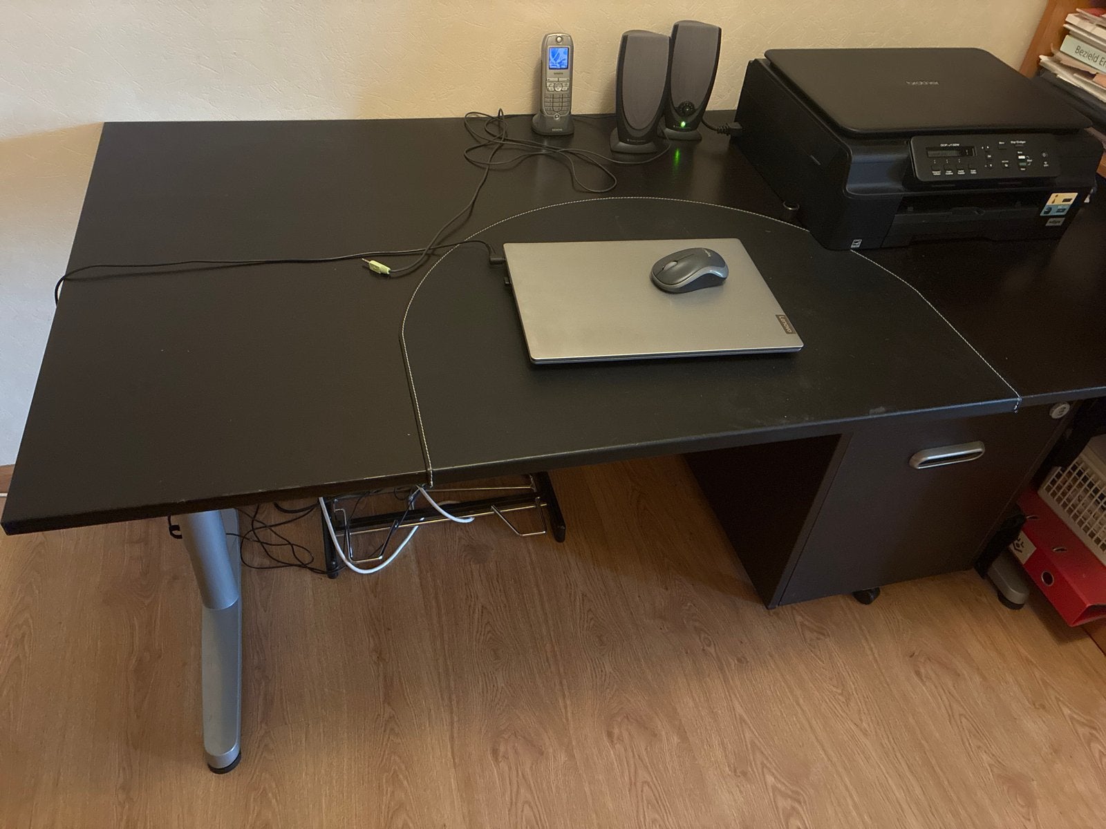 GRATIS Zwart hoekbureau met ladeblok, Ophalen, Zwart, Gebruikt, Spaanplaat of MDF