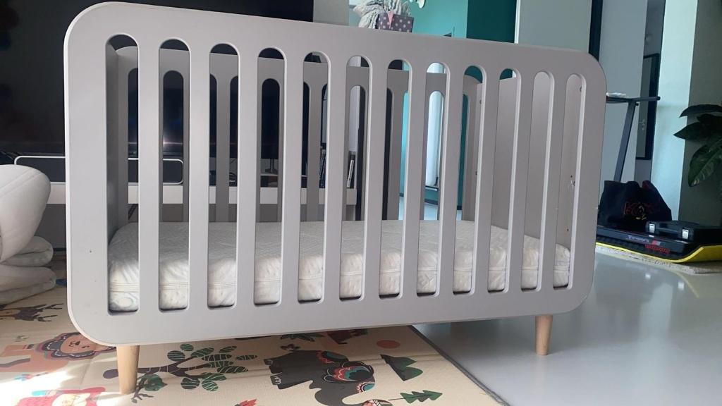 baby crib (120cmx60cm), Kinderen en Baby's, Babywiegjes en Ledikanten, Ophalen, Zo goed als nieuw, Ledikant