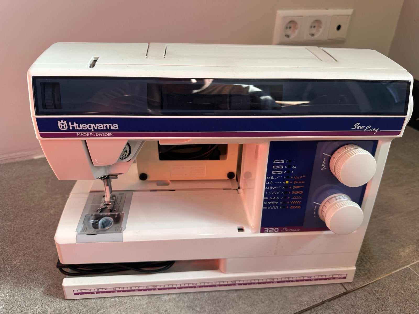 Husqvarna Sew Easy 320 Electronic Naaimachine - Nieuwstaat, Ophalen, Nieuw, Naaimachine, Husqvarna